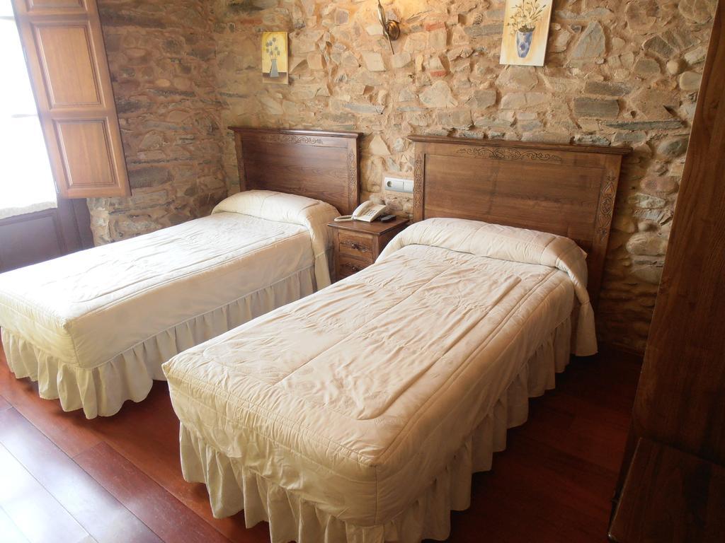 Hostal Virgen de la Encina Ponferrada Habitación foto