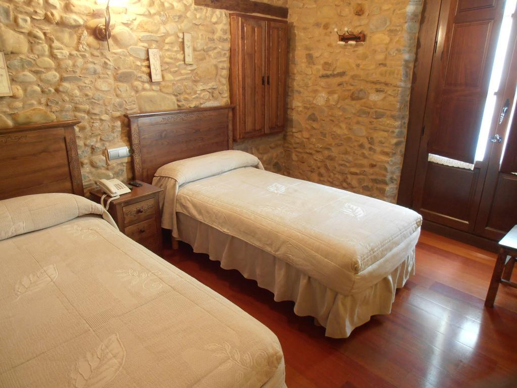 Hostal Virgen de la Encina Ponferrada Habitación foto