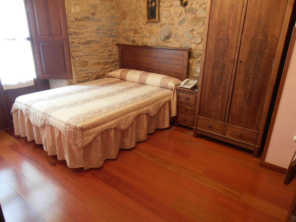 Hostal Virgen de la Encina Ponferrada Habitación foto