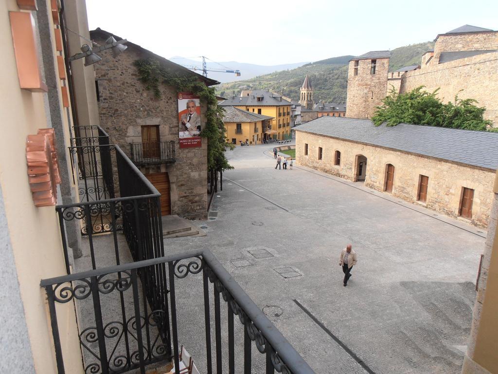 Hostal Virgen de la Encina Ponferrada Habitación foto