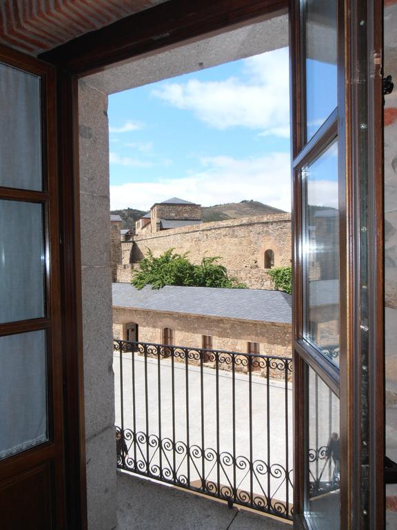 Hostal Virgen de la Encina Ponferrada Habitación foto