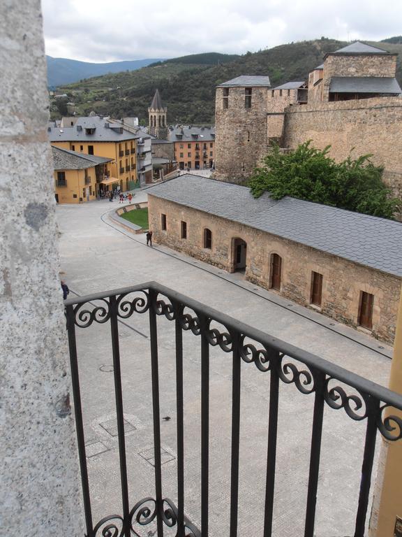 Hostal Virgen de la Encina Ponferrada Habitación foto