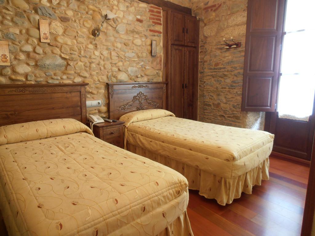 Hostal Virgen de la Encina Ponferrada Habitación foto